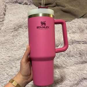 Stanley 40 oz quencher in the color Azalea 🌺